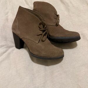 Clark’s Women's Brown Suede Ankle Boots